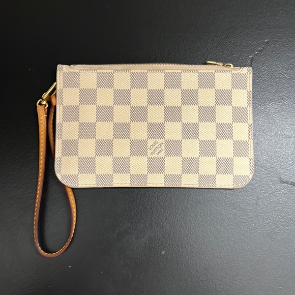 Louis Vuitton Bags Louis Vuitton Authentic Small Neverfull Clutch